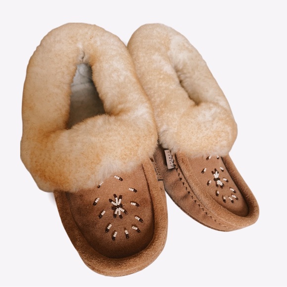 Beaded Sheepskin Moccasins Laurentian Chief - Picture 2 of 7